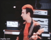 Deaky John Deacon GIF - Deaky John Deacon Queen GIFs