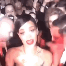 Rihoutdid Rihanna GIF - Rihoutdid Rihanna GIFs