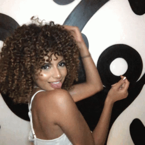 Curly Girl GIF - Curly Girl - Discover & Share GIFs