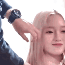 Gowon Gowon Happy Looks Away GIF - Gowon Gowon Happy Looks Away Loona GIFs