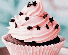 Love Life. On We Heart It. Http://Weheartit.Com/Entry/67843721/Via/E_roshell GIF - Choclate Cupcake Delicious GIFs