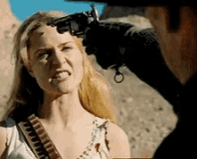 Dolores Westworld Evan Rachel GIF - Dolores Westworld Evan Rachel Dont Move GIFs