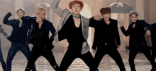 Hobi Kpop GIF - Hobi Kpop Dance GIFs
