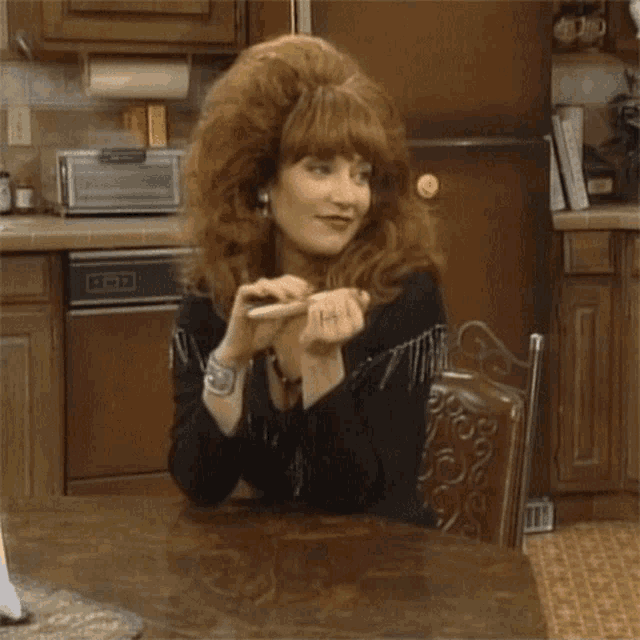 Nail File Peggy Bundy GIF - Nail File Peggy Bundy Married With Children GIFs
