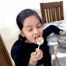 Khana Khana Dhwani GIF - Khana Khana Dhwani Cute Sisters Vlogs GIFs
