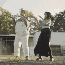 Dancing Sam Kless GIF - Dancing Sam Kless Brianda Brond Goyos Leon GIFs