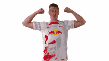 flexing willi orban rb leipzig kissing muscles im strong