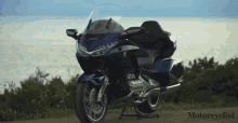 Motorcycle Review Showing GIF - Motorcycle Review Showing Back Seat GIFs
