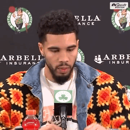 https://media.tenor.com/R8jeBNJT1NEAAAAe/jayson-tatum-press-conference.png