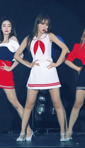 Kim Chaewon Izone GIF - Kim Chaewon Izone Dance - Discover & Share GIFs