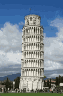 Tilter Leaning Tower Of Pisa GIF - Tilter Leaning Tower Of Pisa Shaking GIFs