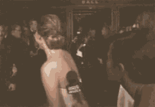 Jennifer Lawrence Hi GIF - Jennifer Lawrence Hi When You See Your Friends In Public GIFs