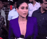 Kareena Kapoor Unimpressed GIF - Kareena Kapoor Unimpressed GIFs