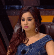 Distracted What Is Going On GIF - Distracted What Is Going On Shreya Ghoshal GIFs