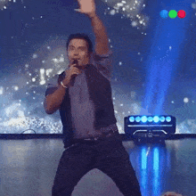 Cantando Carlos Gomez GIF - Cantando Carlos Gomez Got Talent Argentina GIFs