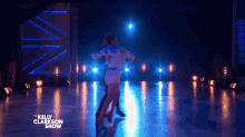 the kelly clarkson show shows a couple dancing