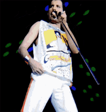 Freddie Mercury Queen GIF - Freddie Mercury Queen Touch Me Now GIFs