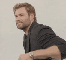 Chris Hemsworth Extraction GIF