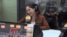 Maria Parrado Smiling GIF - Maria Parrado Smiling Radio Interview GIFs