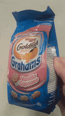 Goldfish Grahams Goldfish Crackers GIF - Goldfish Grahams Goldfish Crackers Vanilla Cupcake GIFs