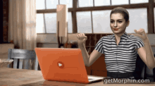 Anne Hathaway Excited Zoey GIF - Anne Hathaway Excited Zoey Happy GIFs