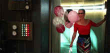 I'M Here! GIF - Felicity Happy Smiling GIFs