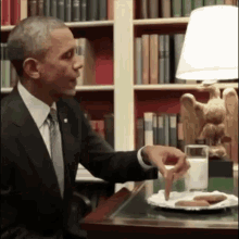 Barrack Obama Dunk GIF - Barrack Obama Dunk Stuck GIFs