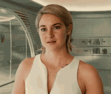 Look Down GIF - The Divergent Series Allegiant Shailene Woodley GIFs