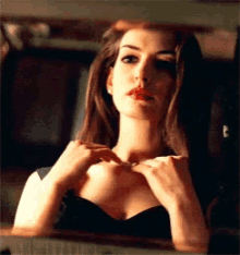 Anne Hathaway Fierce GIF - Anne Hathaway Fierce GIFs