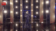 Tiziano Ferro Singing GIF - Tiziano Ferro Singing Perform GIFs
