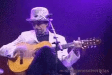 Joaquin Sabina GIF - Joaquin Sabina Guitarra GIFs