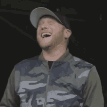 Cole Swindell Laughing GIF - Cole Swindell Laughing Lol GIFs