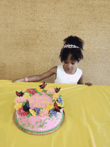 Fix My Crown Birthday Cake GIF - Fix My Crown Birthday Cake GIFs