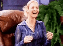 Phoebe Laugh GIF - Phoebe Laugh Friends GIFs