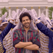 Nachna Kartik Aaryan GIF - Nachna Kartik Aaryan Shehzada Title Track Song GIFs