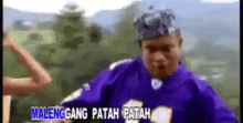 Melenggang Patah Patah GIF - Yopie Latul Poco Poco Joget GIFs