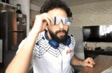 Oculos Quebrado Removing Shades GIF