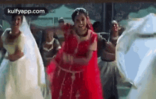 dance kavya madhavan gujarathi kaalthala kettiya video song pulival kalyanam dancing