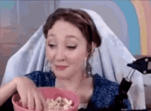 Luxiegames Omg GIF - Luxiegames Omg Eating Popcorn GIFs