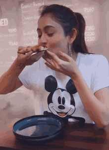 pizza eating eating food eating pizza mickey mouse