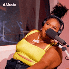 Laughing Lizzo GIF - Laughing Lizzo Funny GIFs