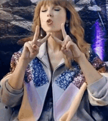 taylor swift taylor swift heart peace peace out smile