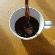 кружка наливают кофе GIF