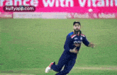 skipper splendid one handed leaping catch virat kohli catch latest cricket