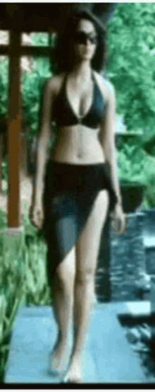 Anushka Shetty Bikini Anushka Shetty Thighs GIF