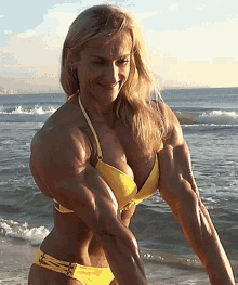 Bodybuilding Muscles GIF - Bodybuilding Muscles Femuscle GIFs