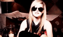 Avril Lavigne Hair Flip GIF - Avril Lavigne Hair Flip Smile GIFs