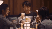 飲み会　乾杯　ビール GIF - Nomikai Kanpai Cheers GIFs