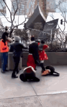 minnie-mouse-fight-minnie-mouse.gif