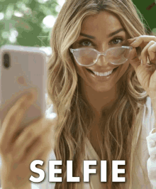 Grazi Selfie GIF - Grazi Selfie Photo GIFs